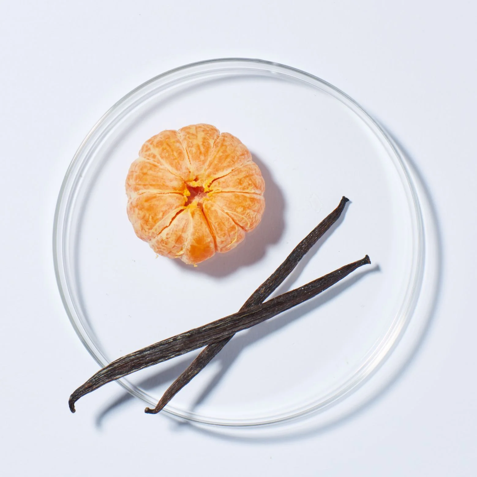 Mandarin Vanilla Vitalizing Shower Gel Body Wash - Image 3